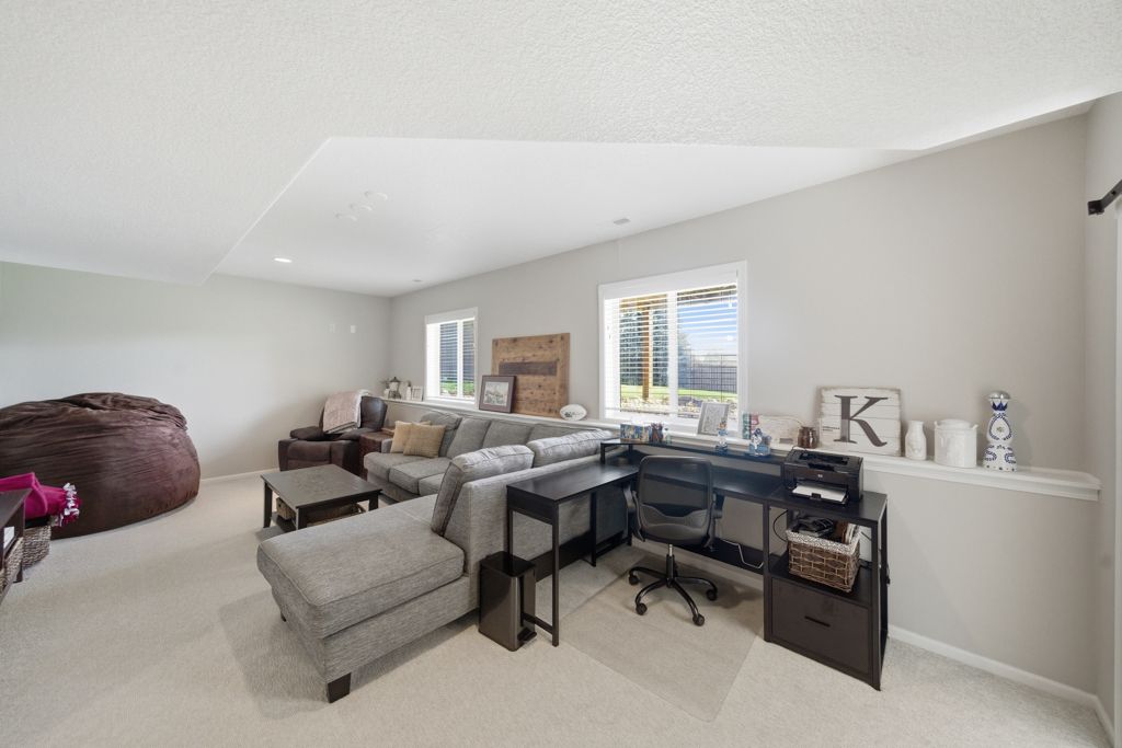 Listing Photo: 1935 SE Prairie Creek Dr, Waukee, IA 50263-26